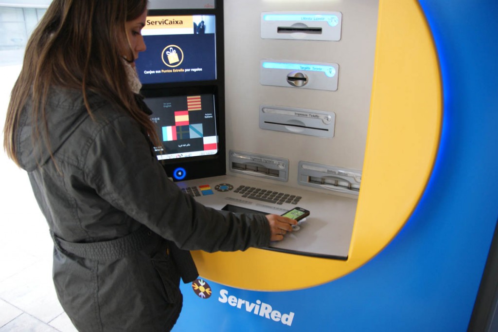 Image of the contactless ATM installed in Barcelona